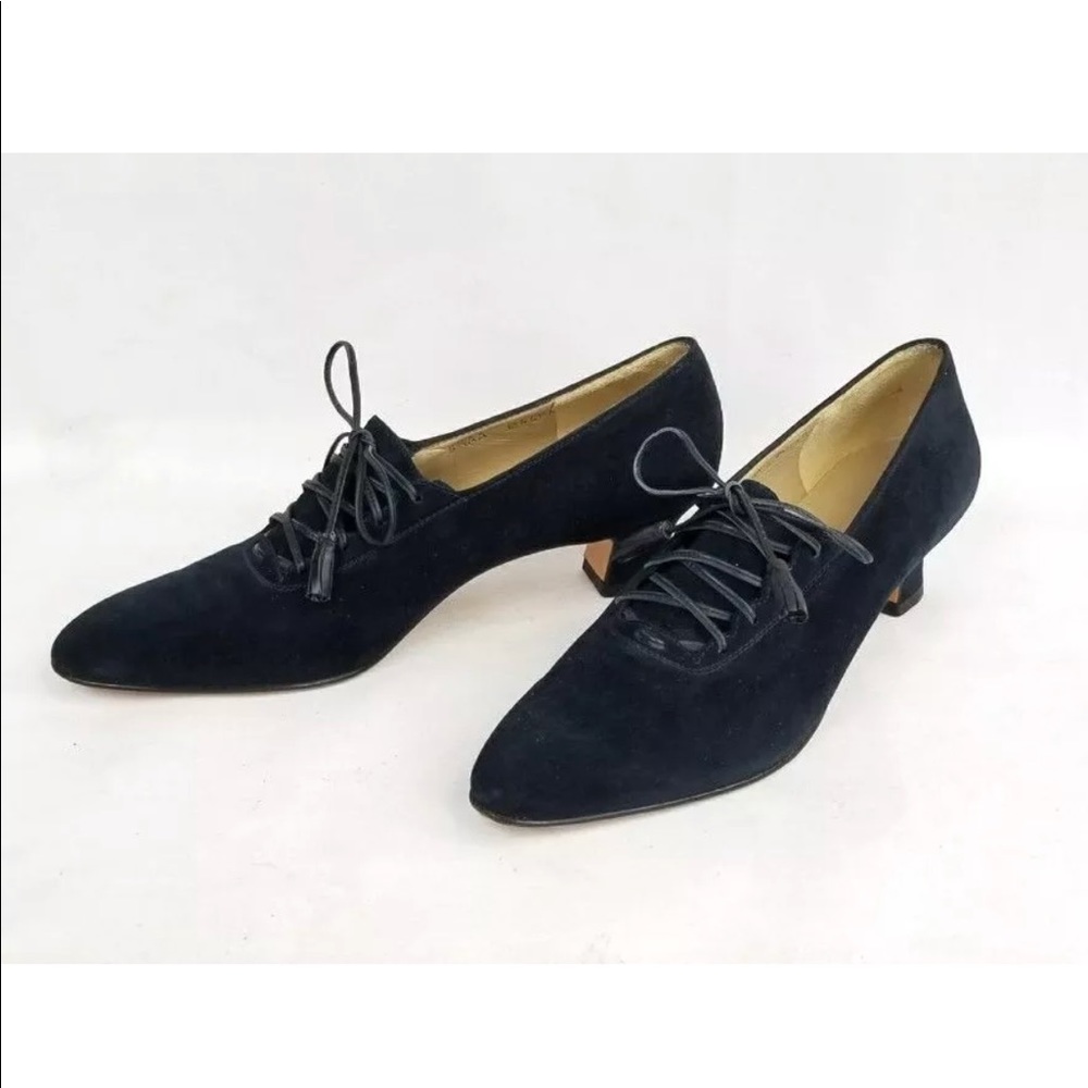 SALVATORE FERRAGAMO black Suede Lace Tassel Kitten
